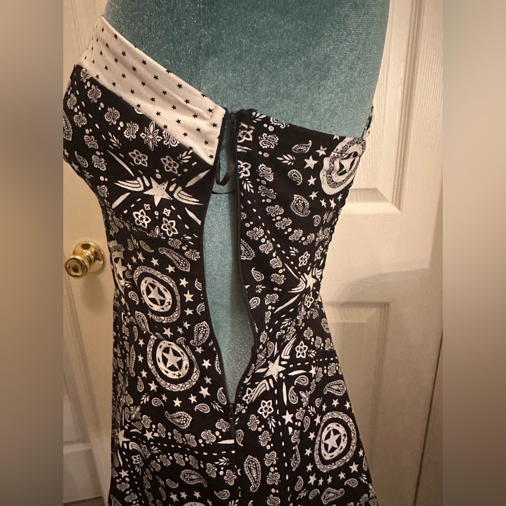 Marvel Comics Captin American Paisley Print Sundress NWOT - Picture 5 of 9